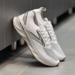 کتونی رانینگ بروکس BROOKS LEVITATE - Image 2