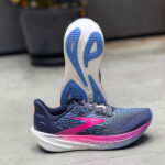 کتونی پیاده رویی بروکس brooks hyperon max - Image 6