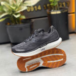 کتونی رانینگ ساکونی saucony triumph 19 - Image 4