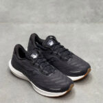 کتونی رانینگ ساکونی saucony triumph 19 - Image 2