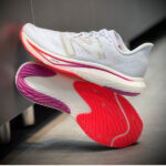 کتونی پیاده روی و دویدن نیوبالانس new balance fuelcell rebel v 3 - Image 3