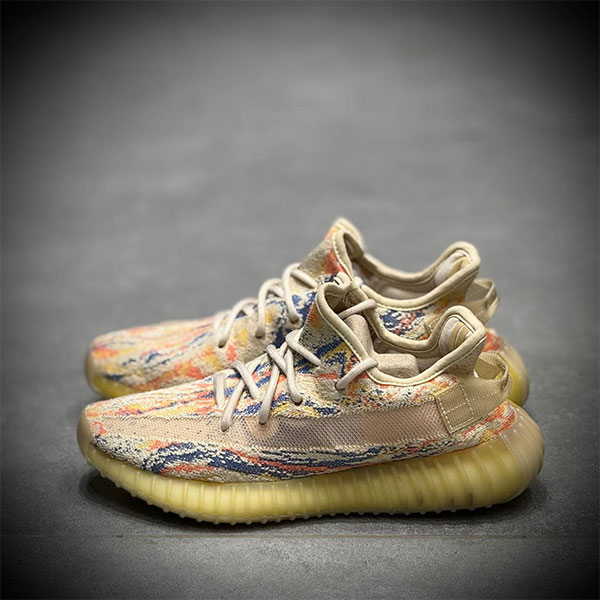 کتونی روزمره آدیداس Adidas yeezy 350 v2