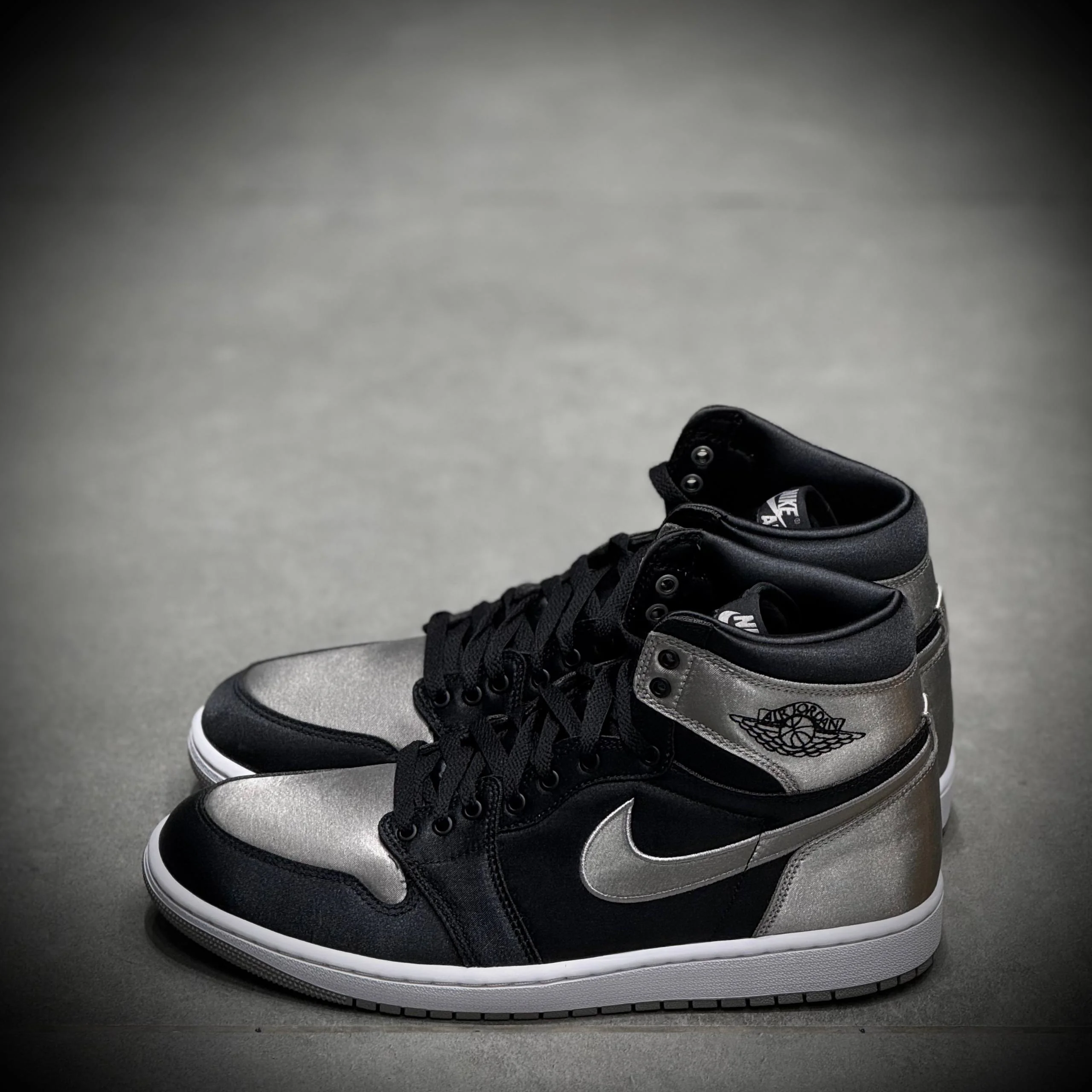 photo_8_2025-10-22_19-16-40 نایک ساقدار جردن Nike Air Jordan 1 High OG - Image 1
